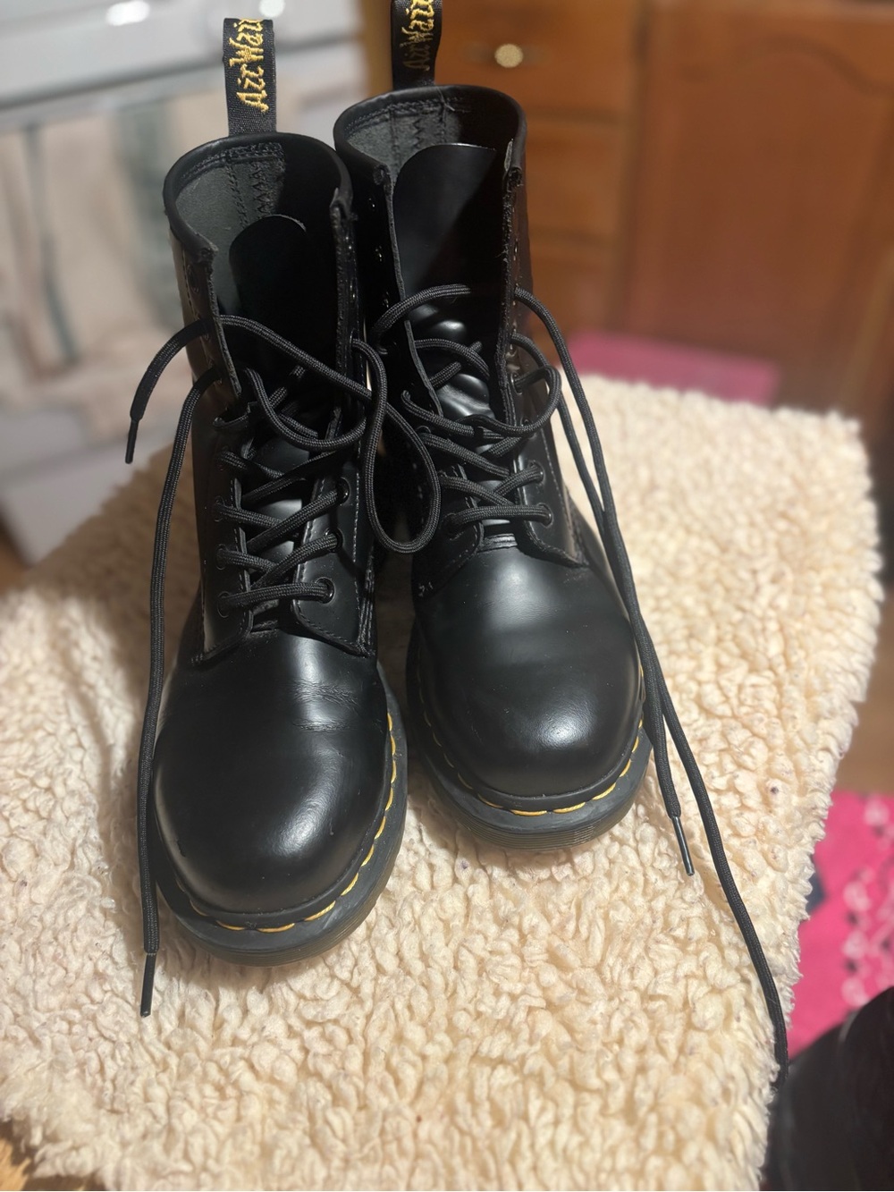 Dr martens women’s black leather combat boots size 9